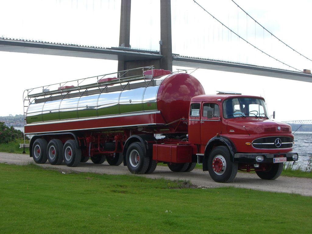 Mercedes-Benz 1624 LS, Haubenwagen, Exterieur ; Além do tour, o caminhão tanque Mercedes-Benz 1624 LS, de 1969, estará no IAA 