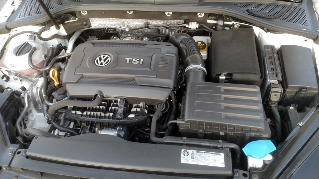 A pimenta mais brava do GTI vem do motor 2.0 TSI, que gera 220 cavalos