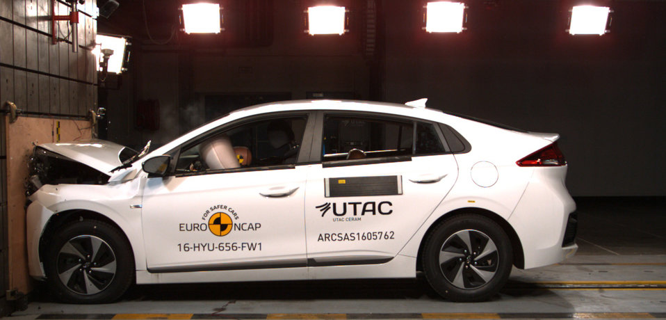 O coreano Ioniq também se saiu bem nos testes, obtendo cinco estrelas
