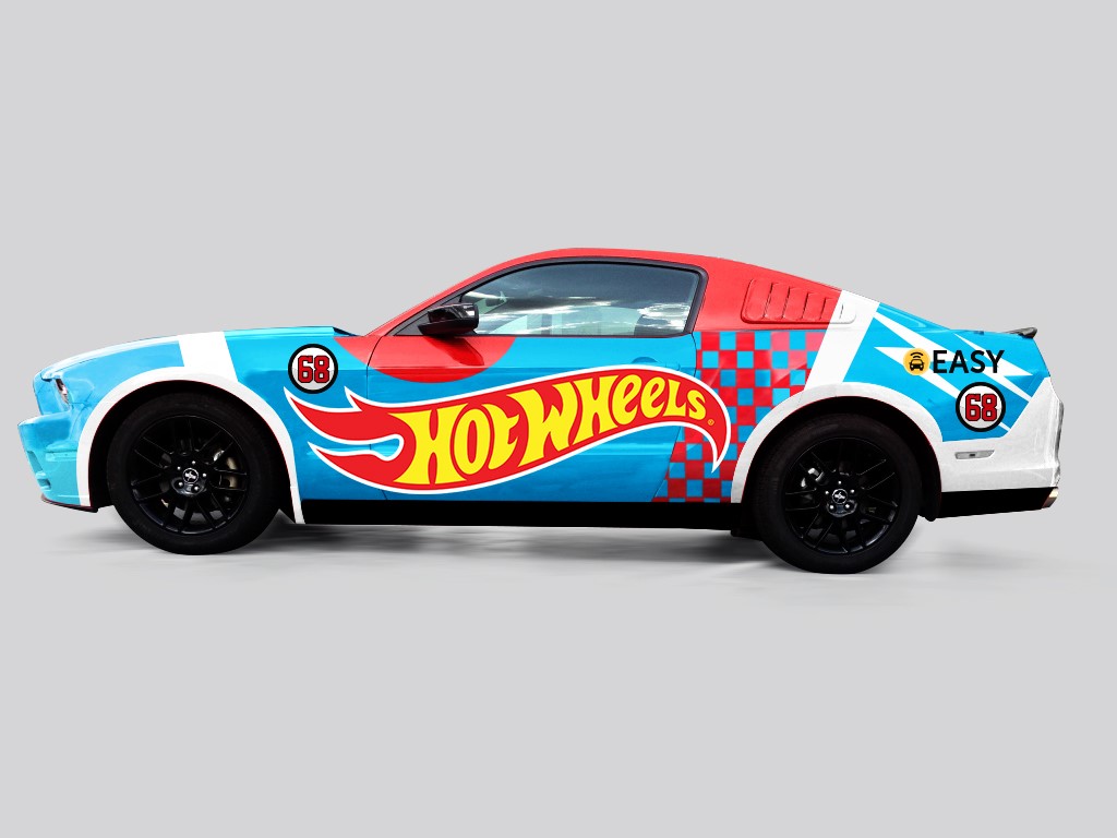 Os passageiros que conseguirem rodar no Mustang Hot Wheels poderão ganhar brindes durante a "viagem"