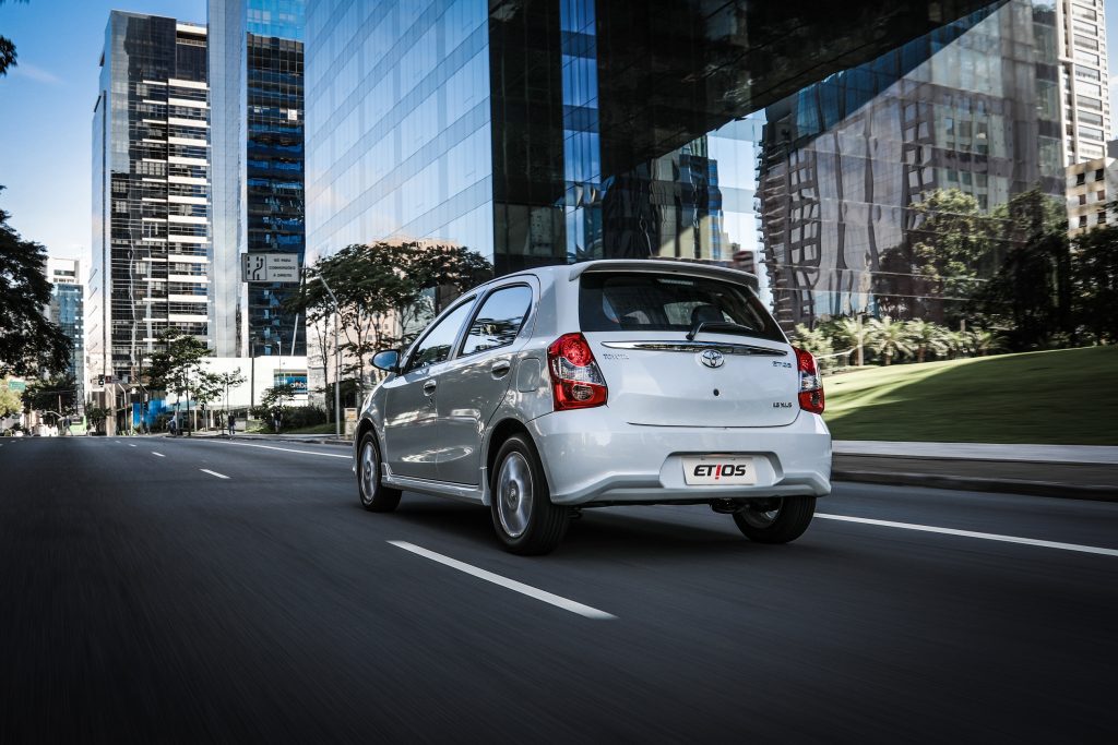 Versão automática do Etios hatch é a mais acessível do mercado brasileiro na categoria equipada com este tipo de câmbio