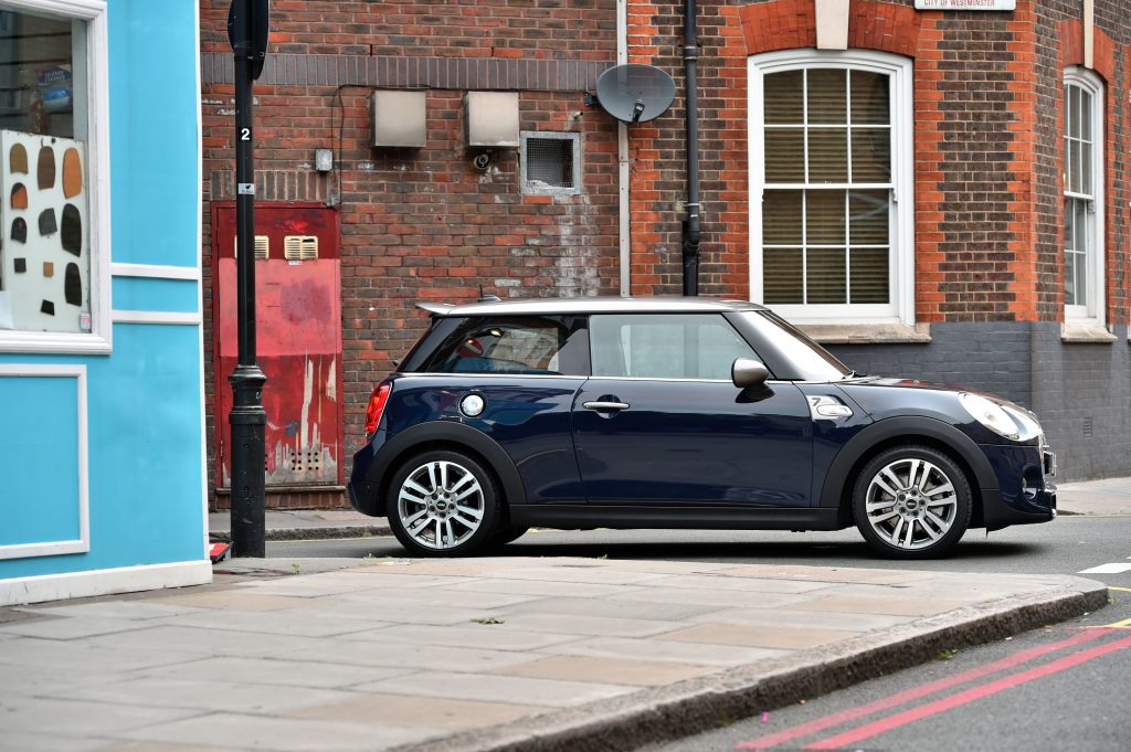P90230991_highRes_mini-cooper-s-3-door