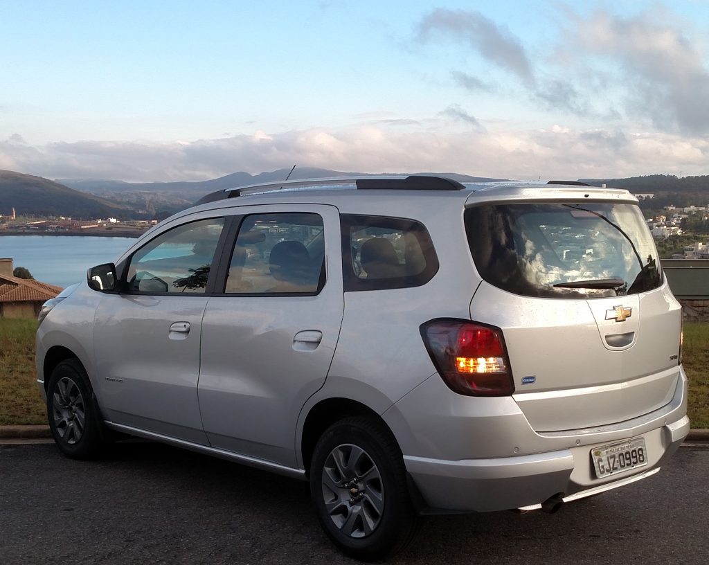 O Spin foi desenvolvido para substituir dois outros monovolume de sucesso da Chevrolet: a Zafira e o Meriva