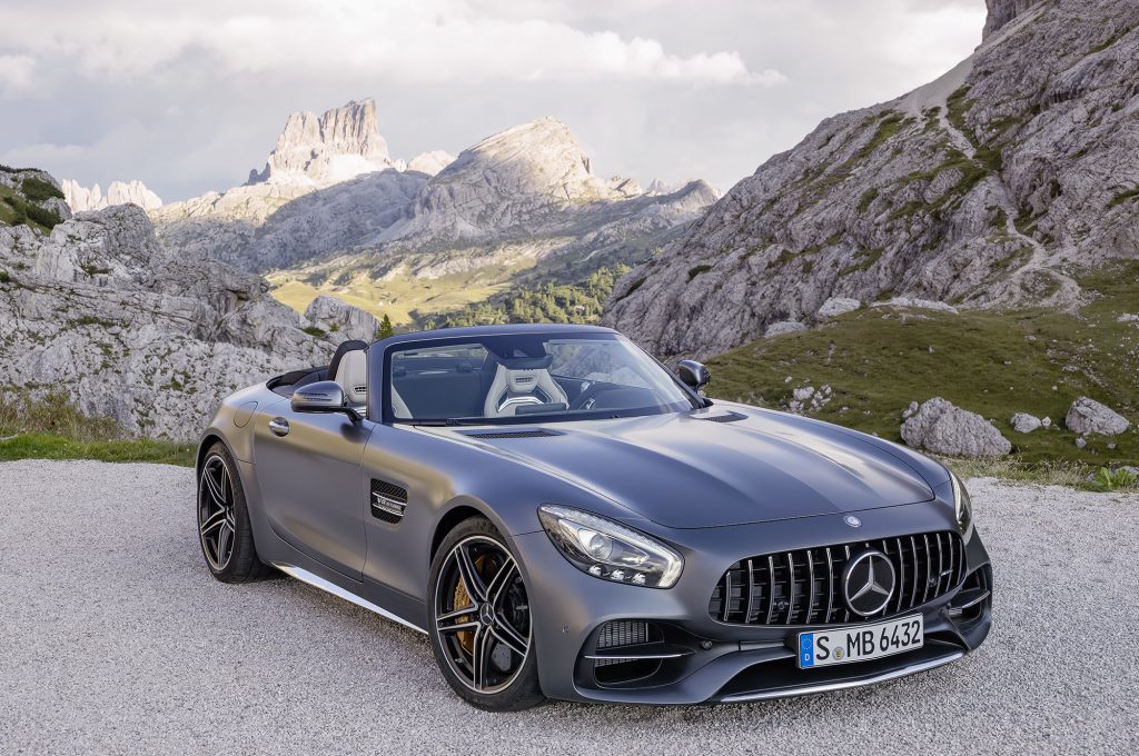 AMG GT C Roadster chega ao Brasil ao preço superior a R$ 1 milhão e motor com mais de 500 cv de potência