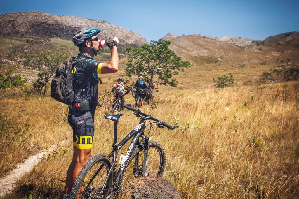 Os bikers vão pedalar em duplas, no máximo de 50,  em um percurso total de 300 quilômetros nos cinco dias