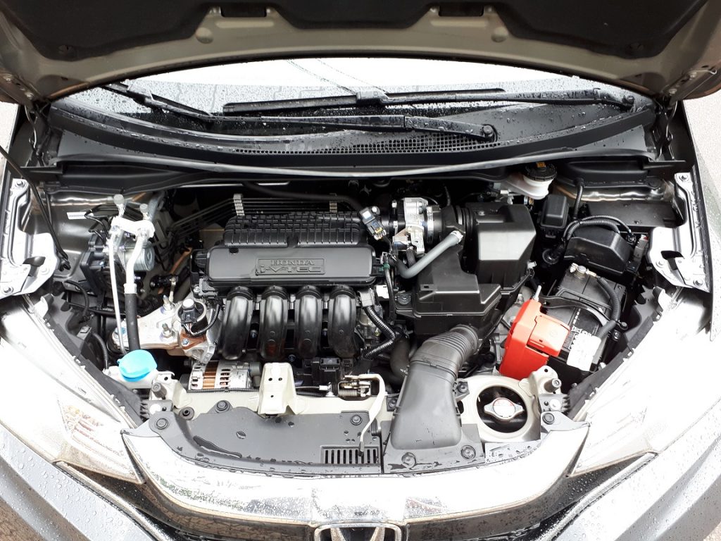 O motor é o mesmo 1.5 que gera potências, que gera potências de 115cv (gasolina) e 116cv (etanol)