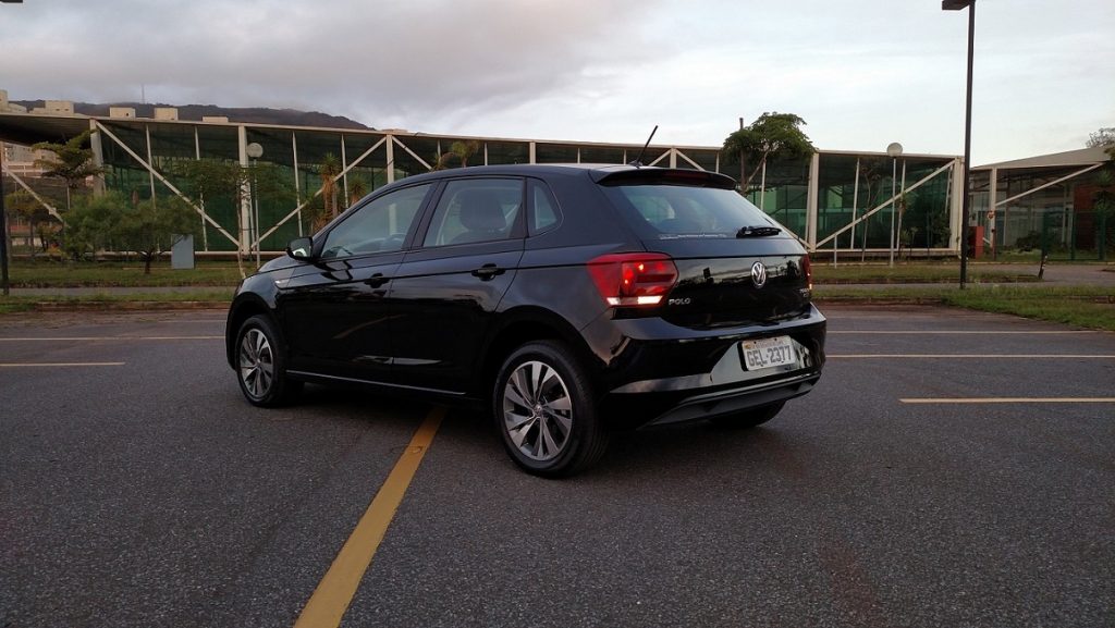 Para muitos, as linhas da traseira ficaram parecidas com as do VW Gol