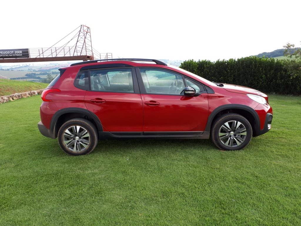 Peugeot 2008 8