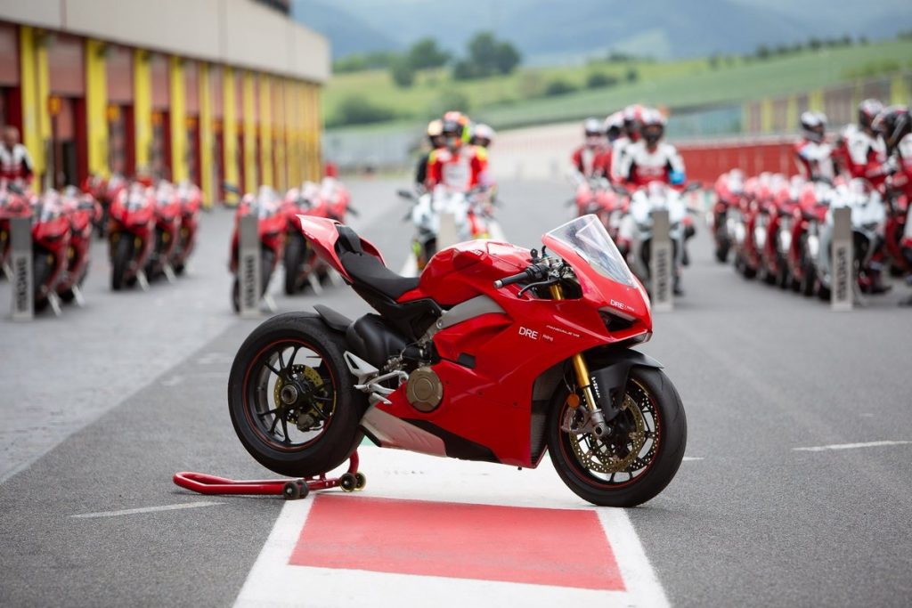 Brasil passou a encorpar o grupo de mais de 10 mil motociclistas formados pela Ducati no mundo (Foto: Ducati/Divulgação)