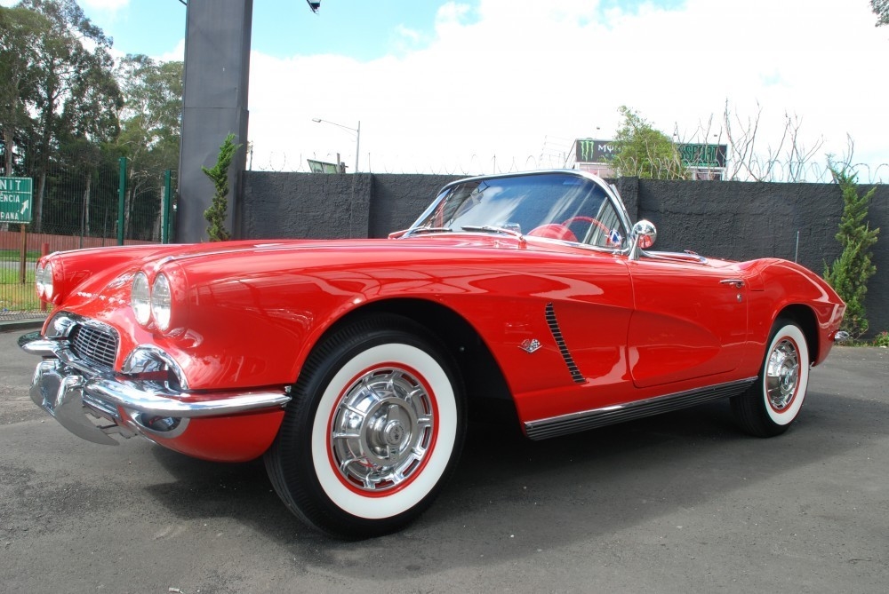 Corvette 1962 conversível, disponível para locação no site