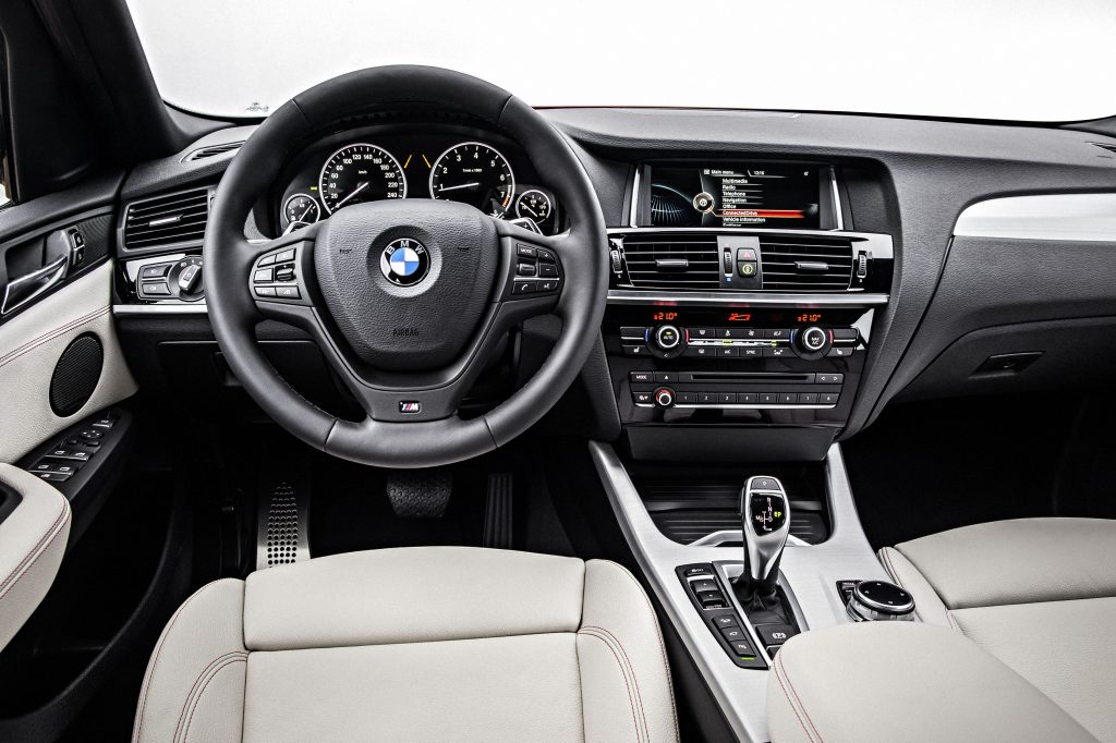 P90143845_highRes_the-new-bmw-x4-with-