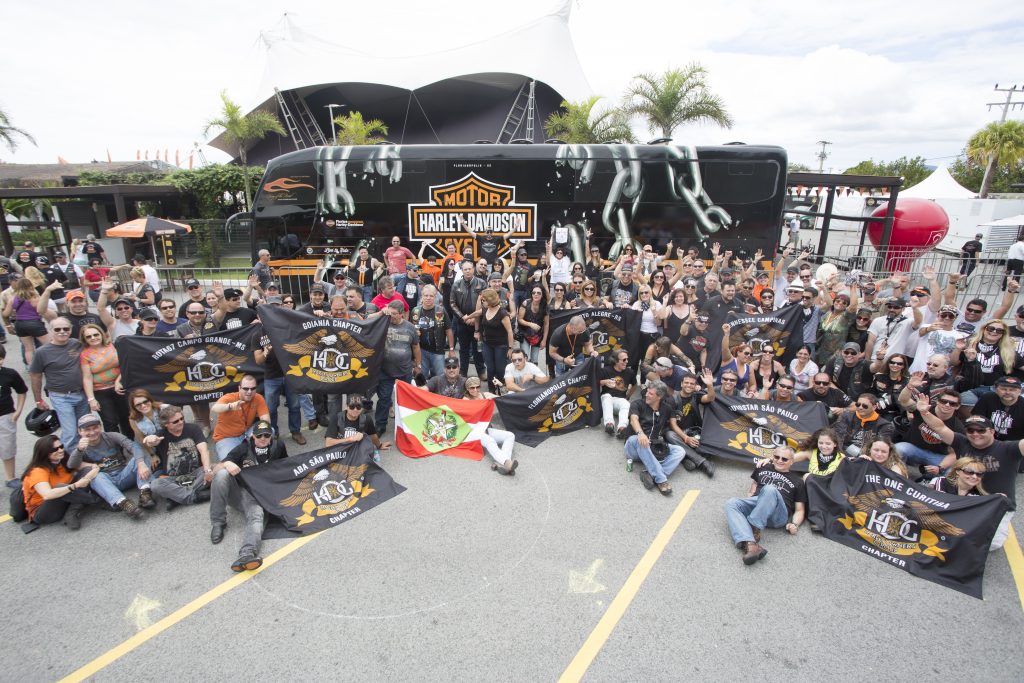 Proprietários de motos Harley-Davidson participam do Ride Brasil em diversas cidades do País