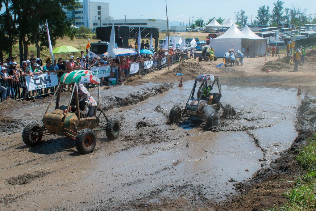 Bajeiros enfrentam lama no Enduro de Resistência
