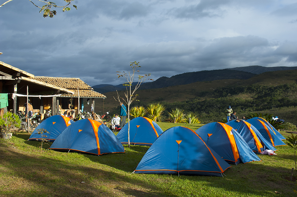 Área de camping dos atletas no Peixe Tolo, no segundo dia do I Cipó Cup