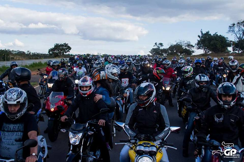 Uma atração do domingo de festa do motociclismo será o passeio de motos pela pista, com coordenação de um piloto profissional