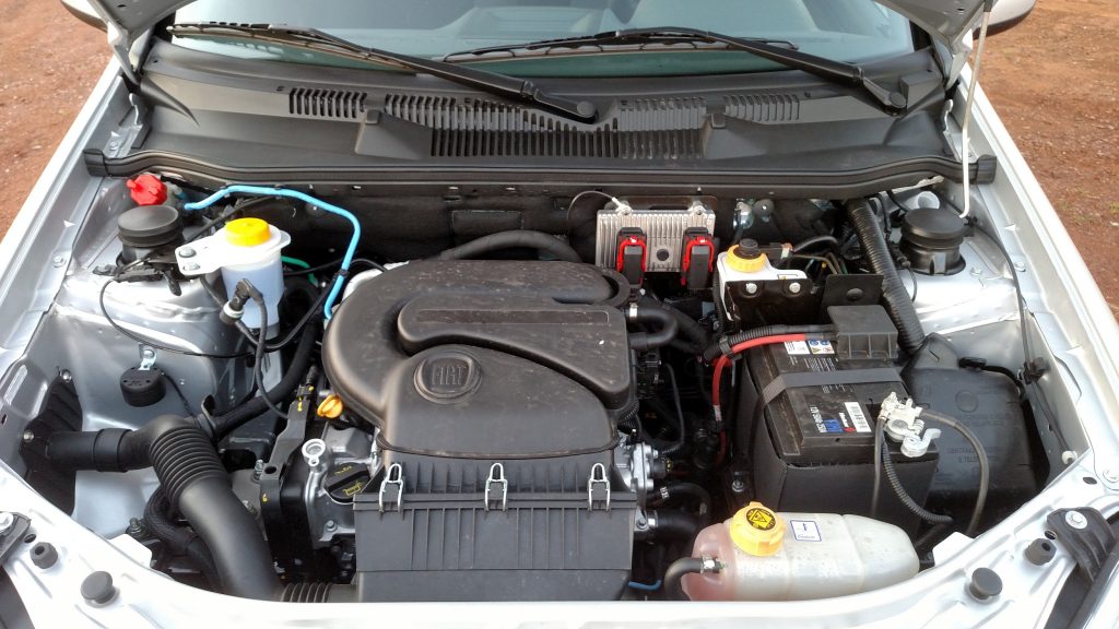 Motor 1.4 flex gera potências de 85cv com gasolina e de 88cv com etanol. O bom torque em baixa dá conta do recado