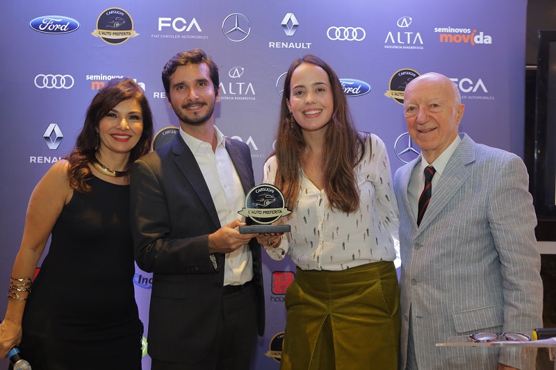Pamela Paiffer e Leandro Carloni recebem prêmio Melhor campanha publicitária. Ford Mustang também ganhou nas categorias Premium/Luxo e L'Auto Preferita 2018