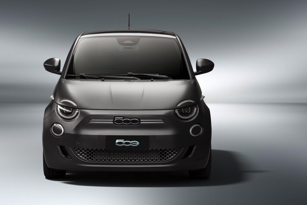 Fiat 500e de frente