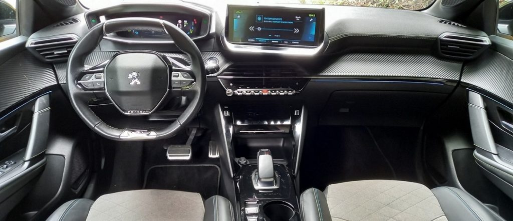  e-208 GT interior