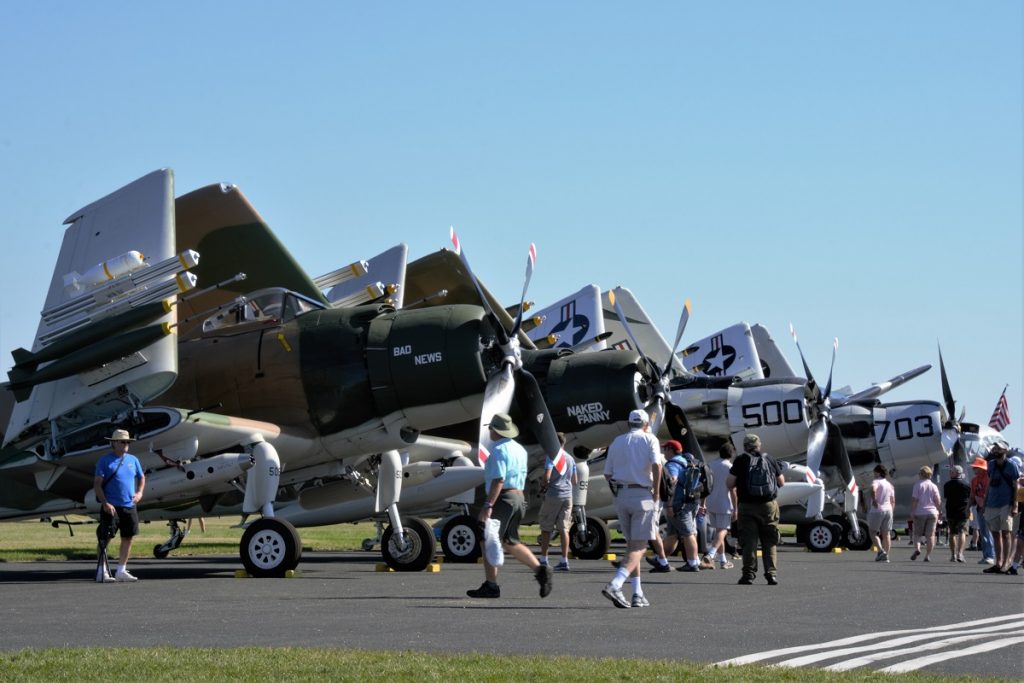 Douglas A-1 Skyraider grupo