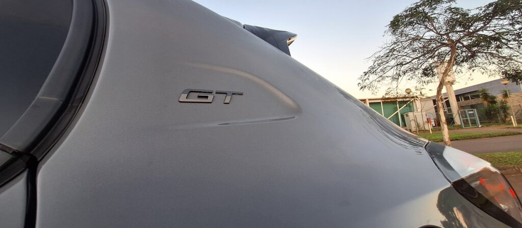 O atributo alt desta imagem está vazio. O nome do arquivo é Teste-Peugeot-208-GT-15-1024x449.jpg