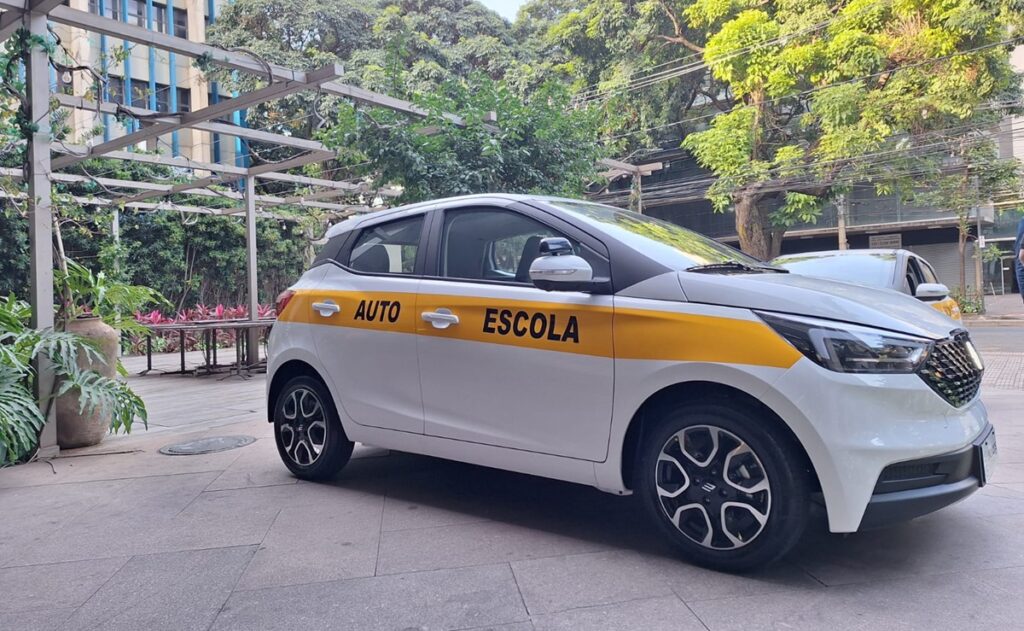 Carro elétrico para autoescolas