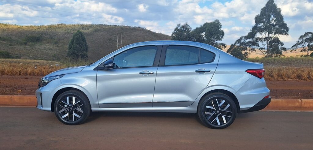 O atributo alt desta imagem está vazio. O nome do arquivo é Teste-Fiat-Cronos-Precision-3-1024x490.jpg
